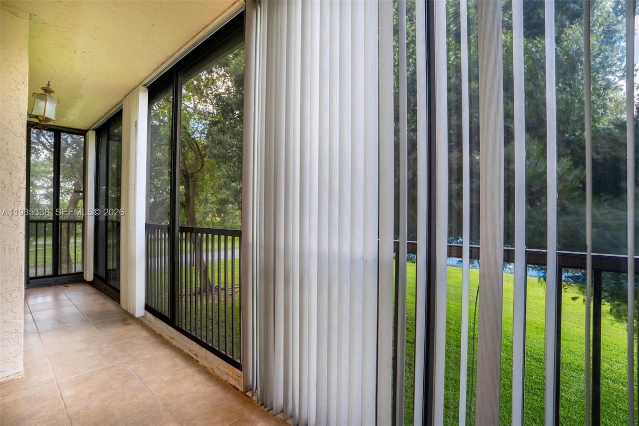 150 S Hollybrook Ter, Unit 208, Pembroke Pines, FL 33025 Photo