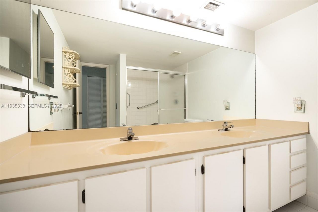 150 S Hollybrook Ter, Unit 208, Pembroke Pines, FL 33025 Photo