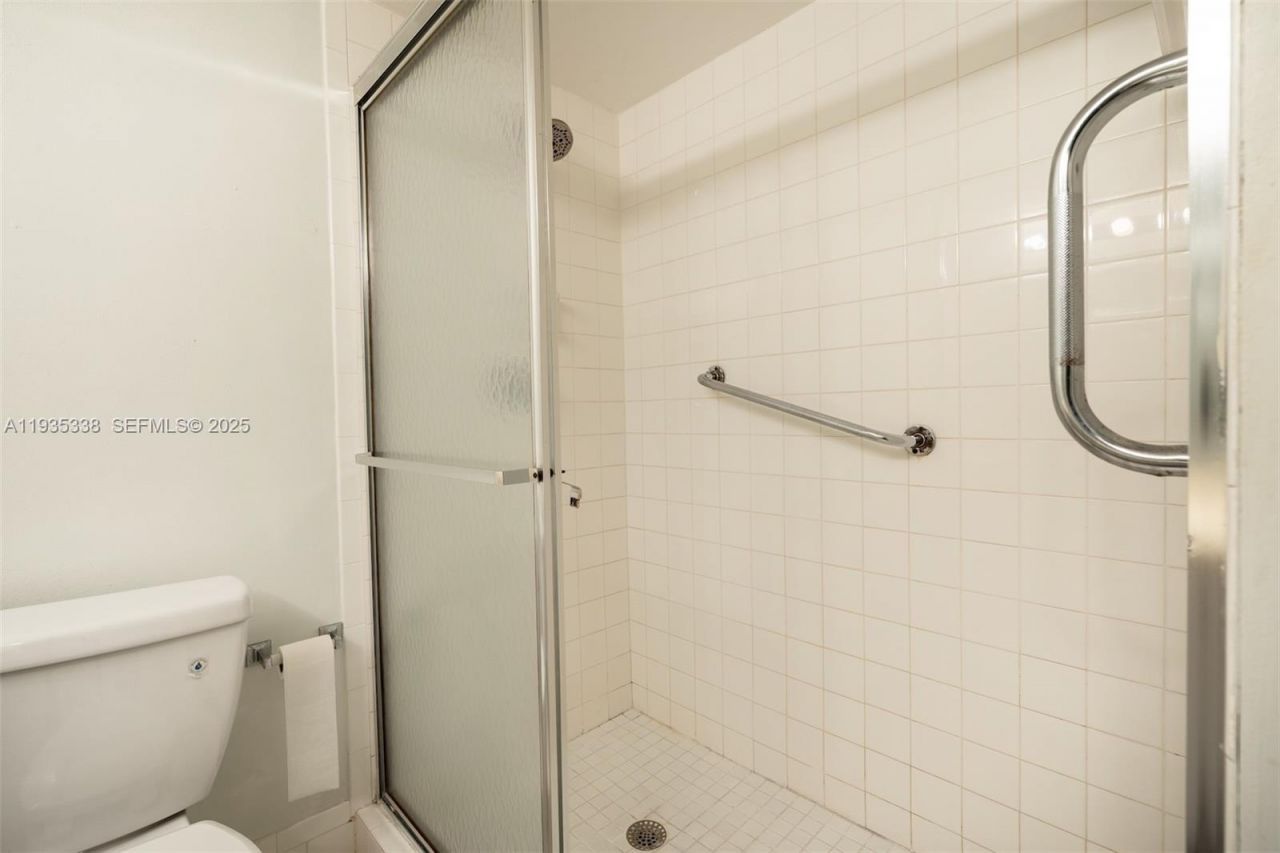 150 S Hollybrook Ter, Unit 208, Pembroke Pines, FL 33025 Photo