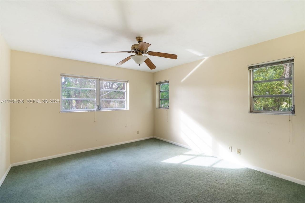 150 S Hollybrook Ter, Unit 208, Pembroke Pines, FL 33025 Photo