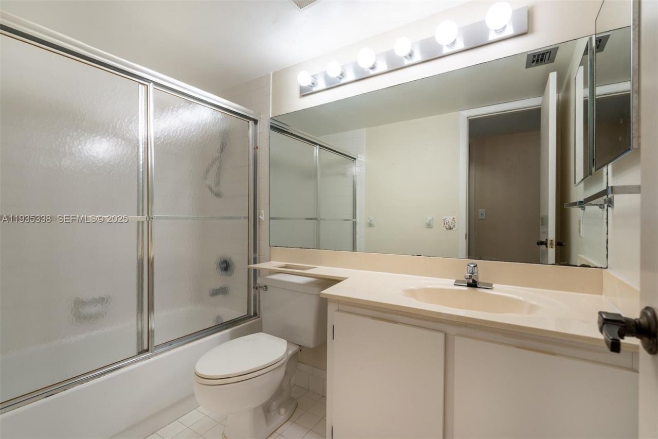 150 S Hollybrook Ter, Unit 208, Pembroke Pines, FL 33025 Photo