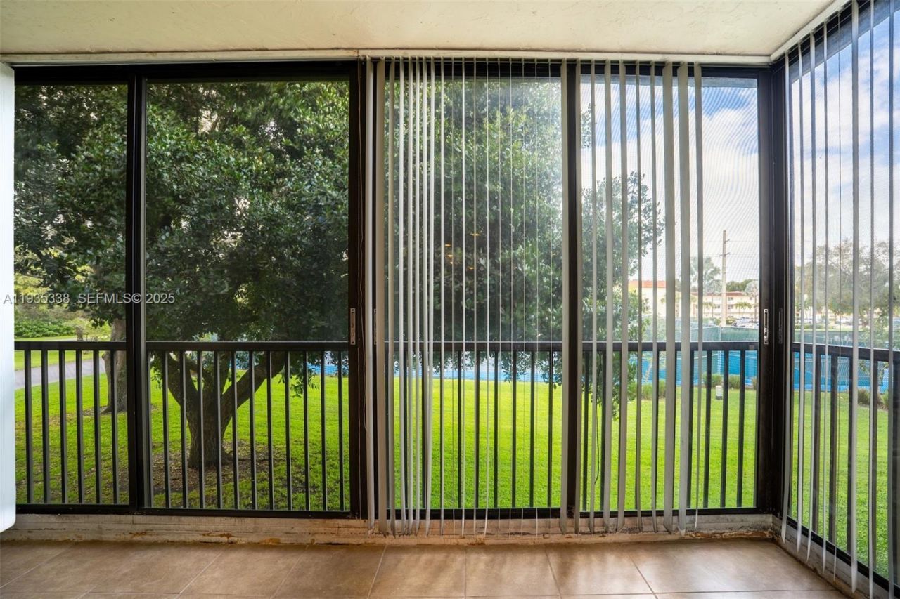 150 S Hollybrook Ter, Unit 208, Pembroke Pines, FL 33025 Photo