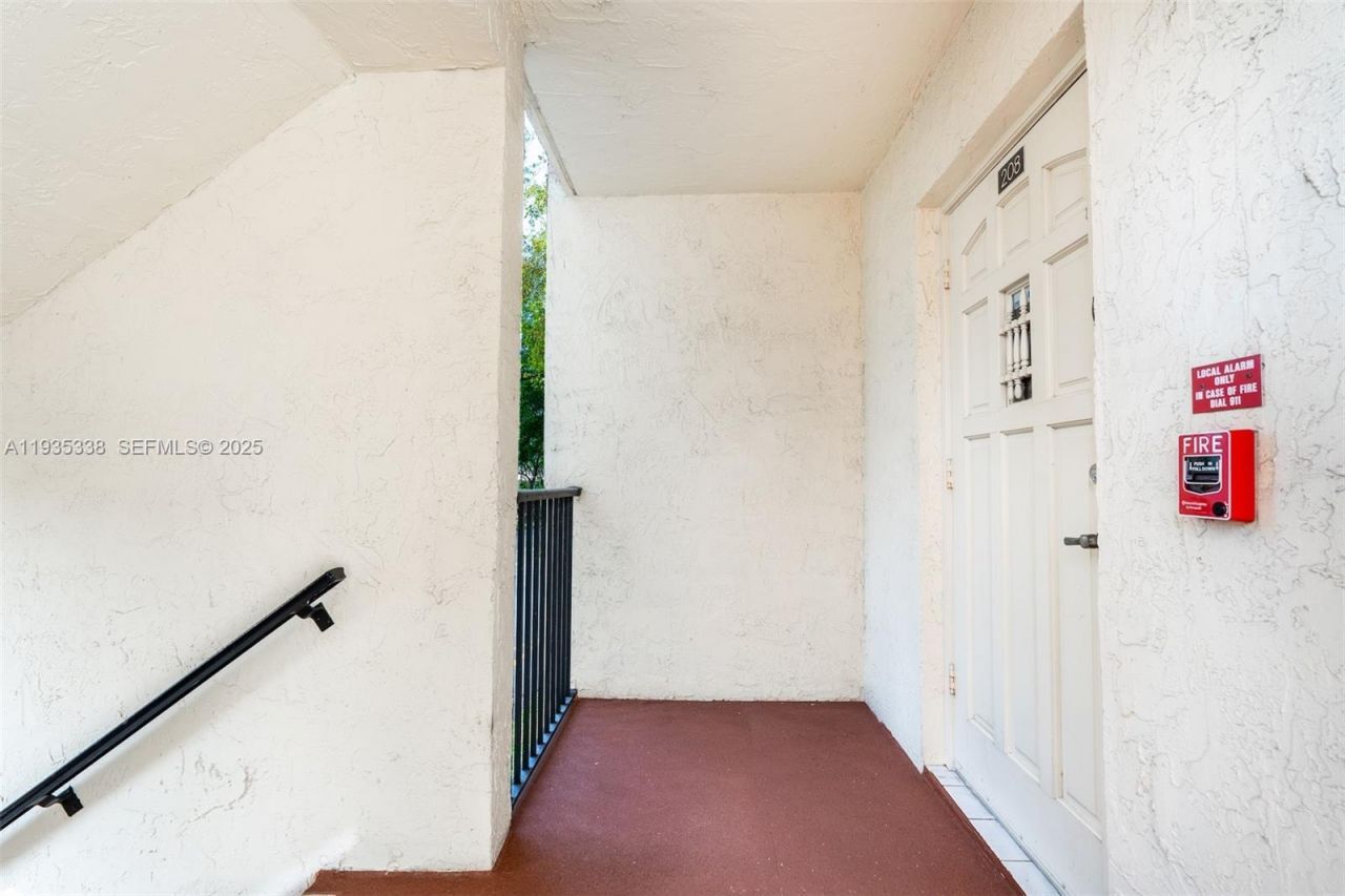 150 S Hollybrook Ter, Unit 208, Pembroke Pines, FL 33025 Photo