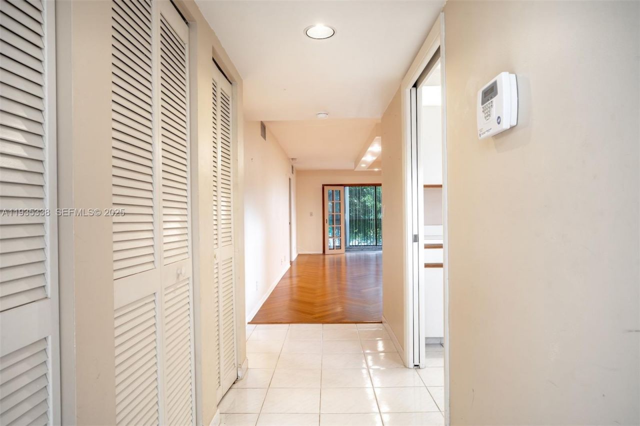 150 S Hollybrook Ter, Unit 208, Pembroke Pines, FL 33025 Photo