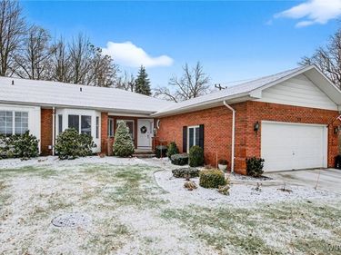 35 Hampton Hill Drive, Buffalo, NY 14221