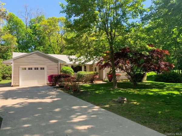 509 E Broadway, Port Jefferson, NY 11777