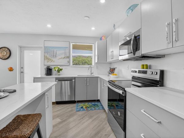 930 Osceola Drive, Unit 8, Boca Raton, FL 33432