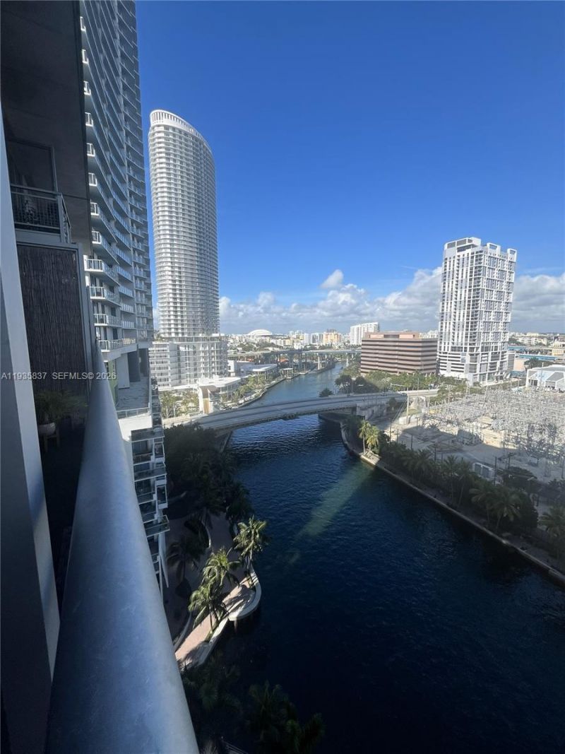 690 SW 1st Ct, Unit 1709, Miami, FL 33130 Photo
