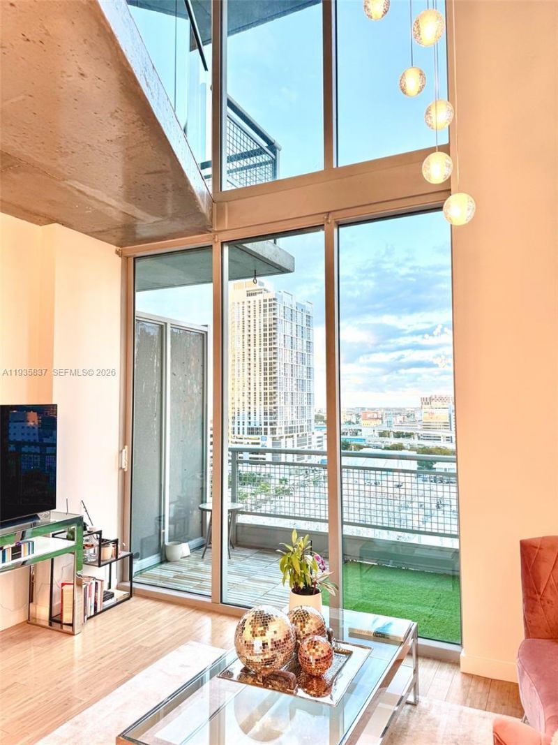 690 SW 1st Ct, Unit 1709, Miami, FL 33130 Photo