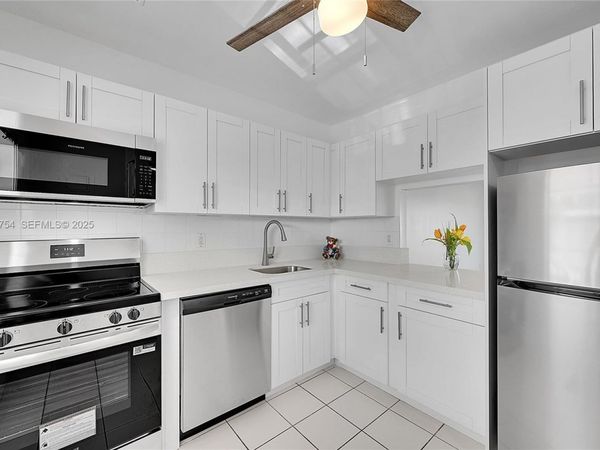 7305 NW 4th Pl, Unit 202, Margate, FL 33063