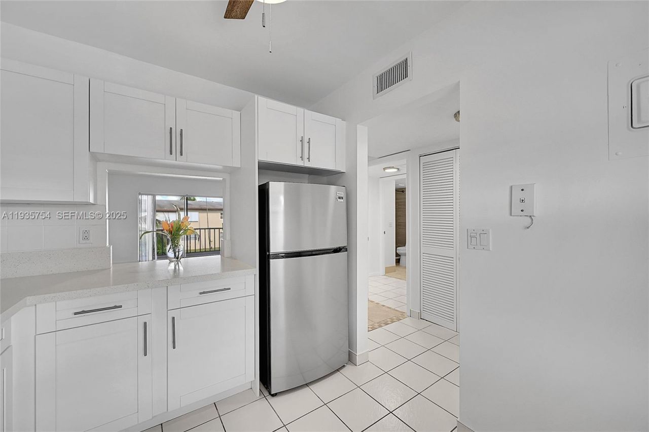 7305 NW 4th Pl, Unit 202, Margate, FL 33063 Photo