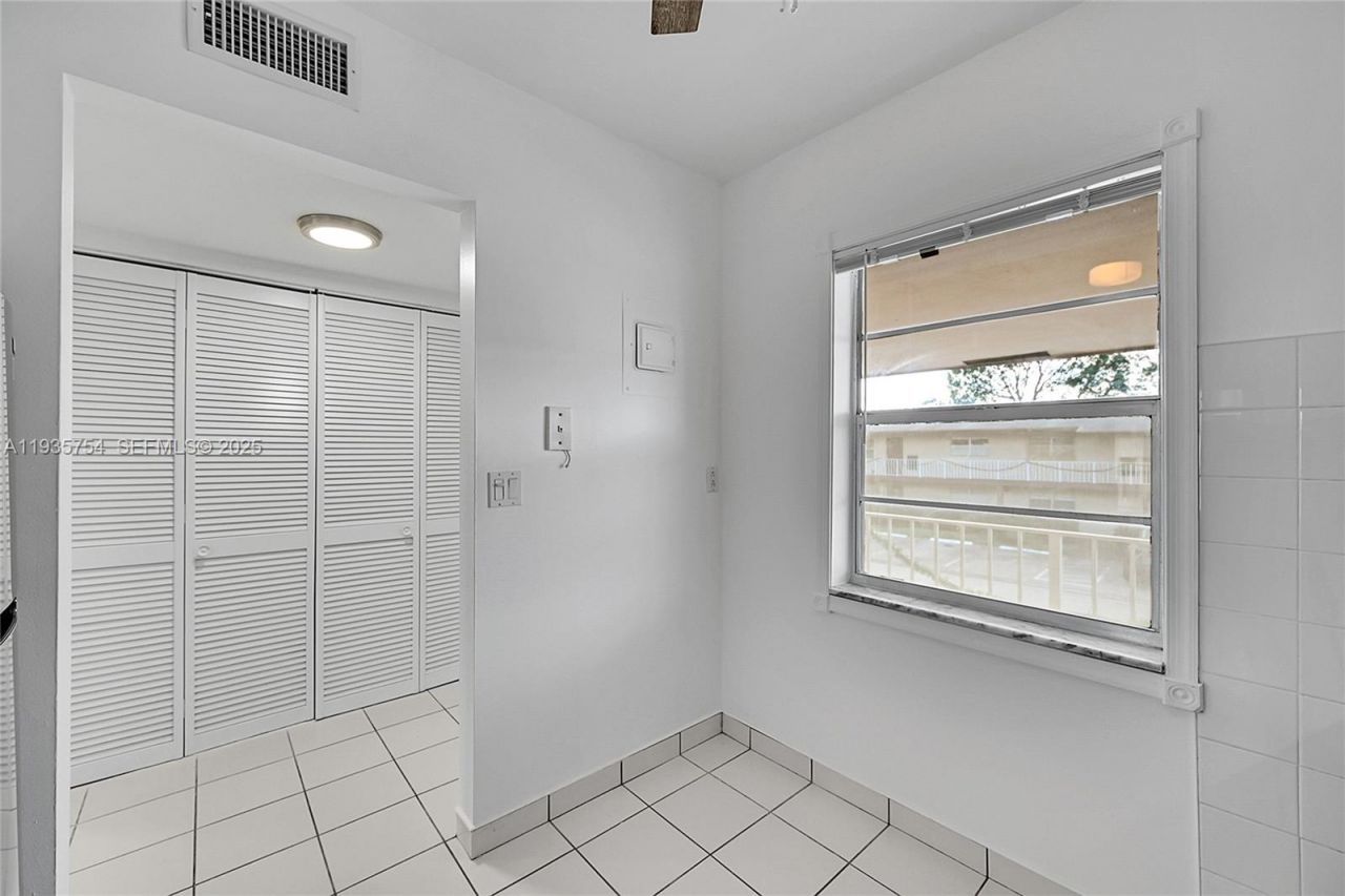 7305 NW 4th Pl, Unit 202, Margate, FL 33063 Photo