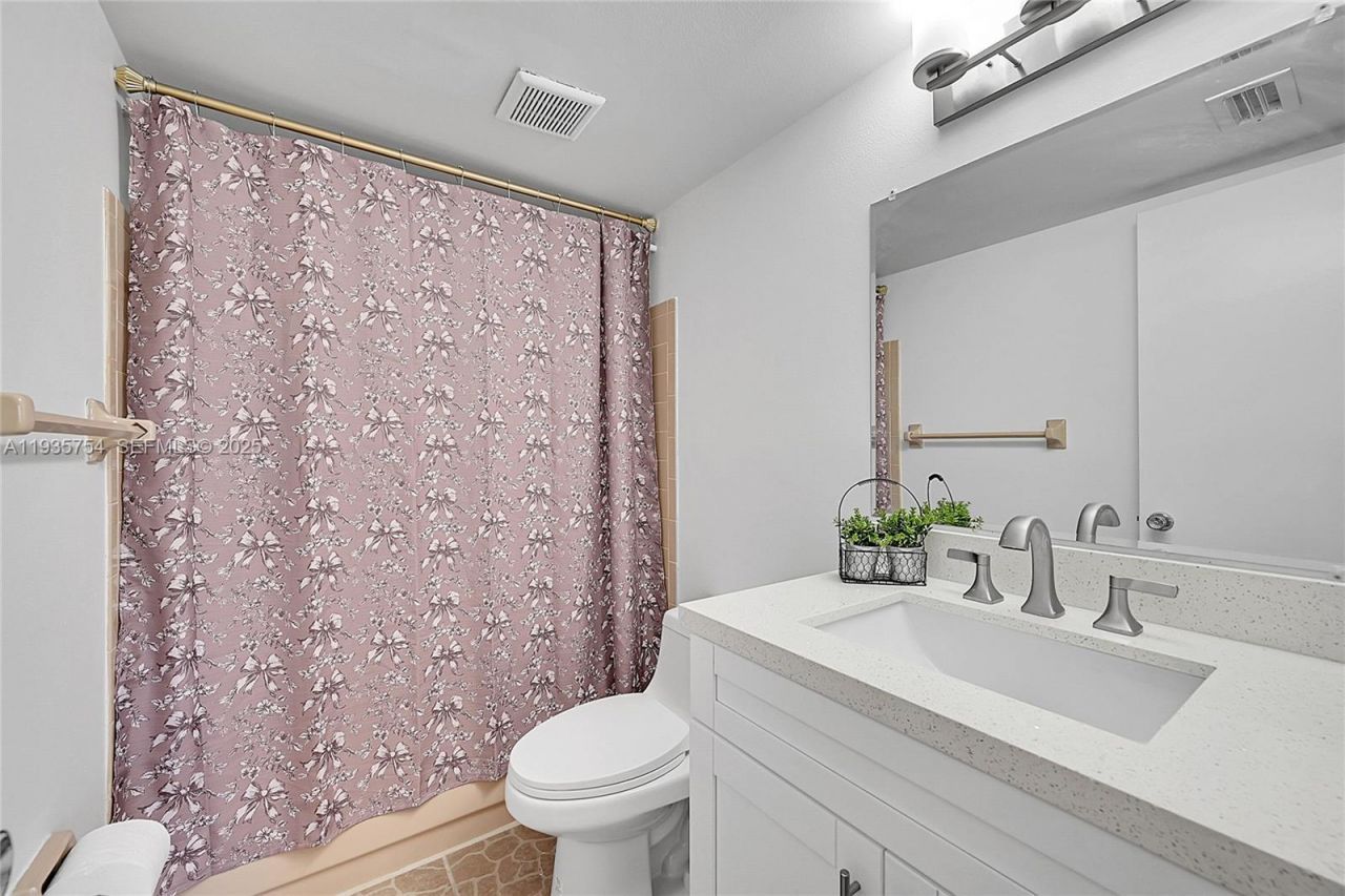 7305 NW 4th Pl, Unit 202, Margate, FL 33063 Photo