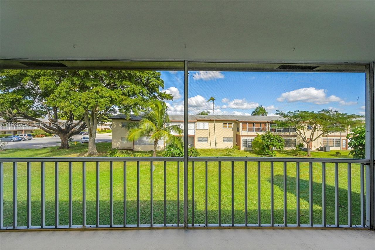 7305 NW 4th Pl, Unit 202, Margate, FL 33063 Photo