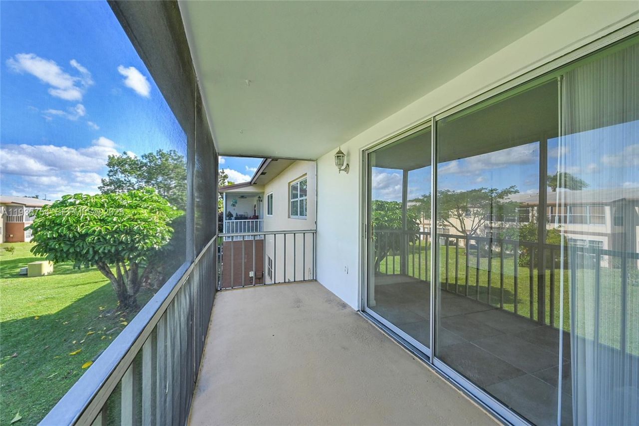 7305 NW 4th Pl, Unit 202, Margate, FL 33063 Photo