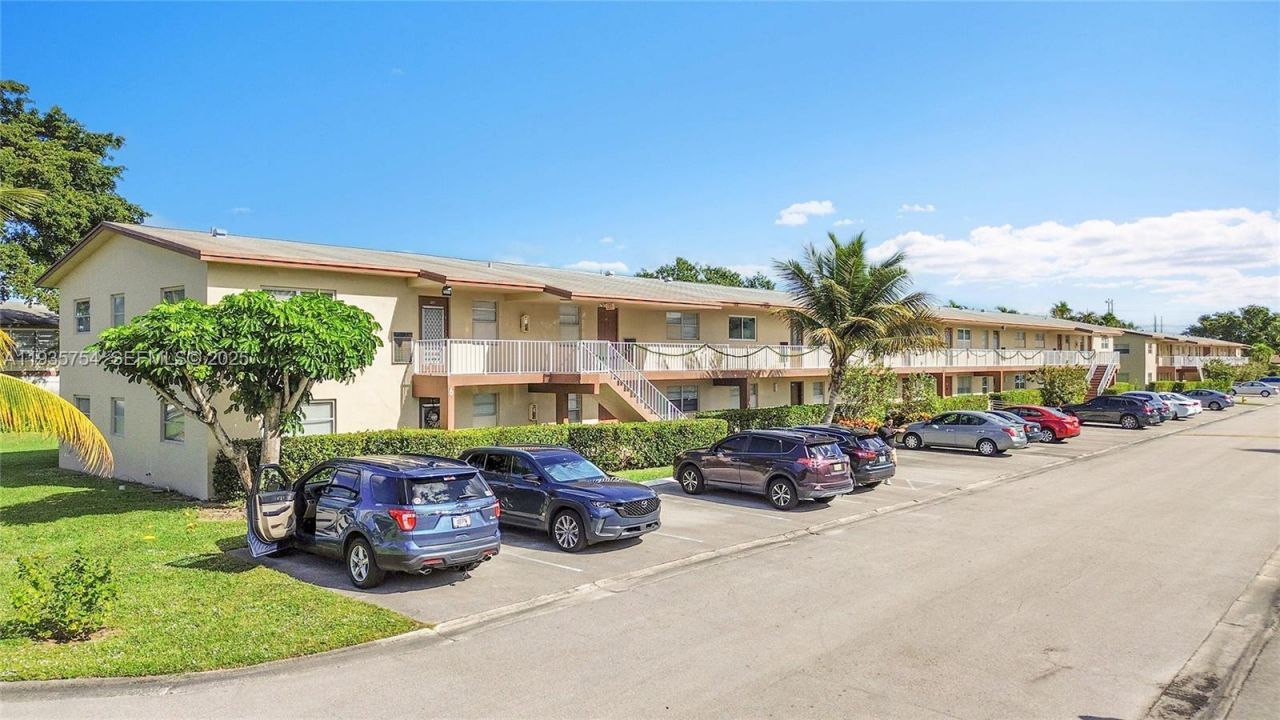 7305 NW 4th Pl, Unit 202, Margate, FL 33063 Photo