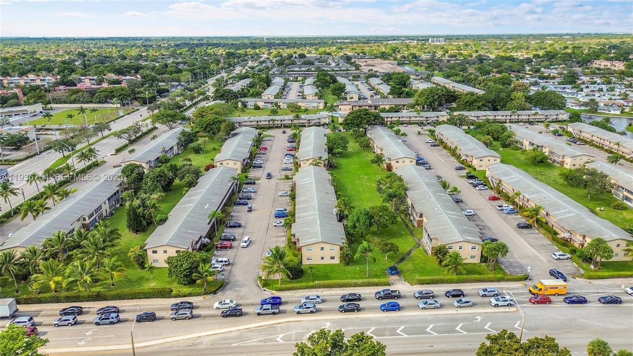 7305 NW 4th Pl, Unit 202, Margate, FL 33063 Photo