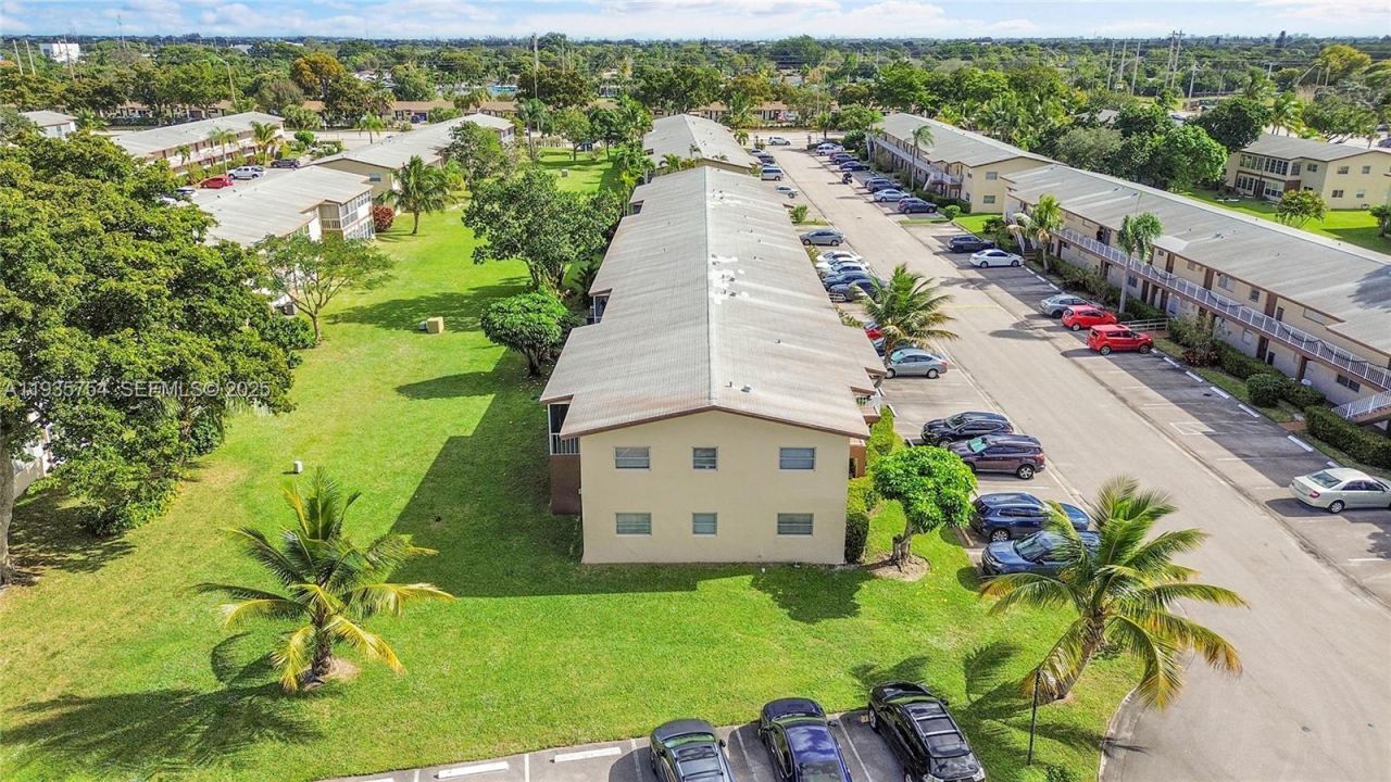 7305 NW 4th Pl, Unit 202, Margate, FL 33063 Photo