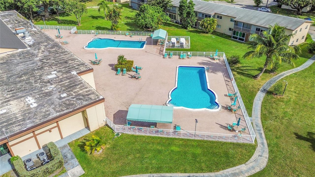 7305 NW 4th Pl, Unit 202, Margate, FL 33063 Photo