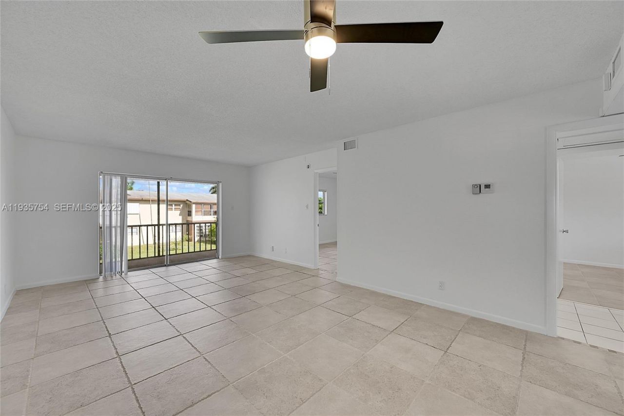 7305 NW 4th Pl, Unit 202, Margate, FL 33063 Photo