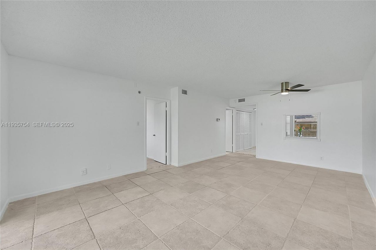 7305 NW 4th Pl, Unit 202, Margate, FL 33063 Photo