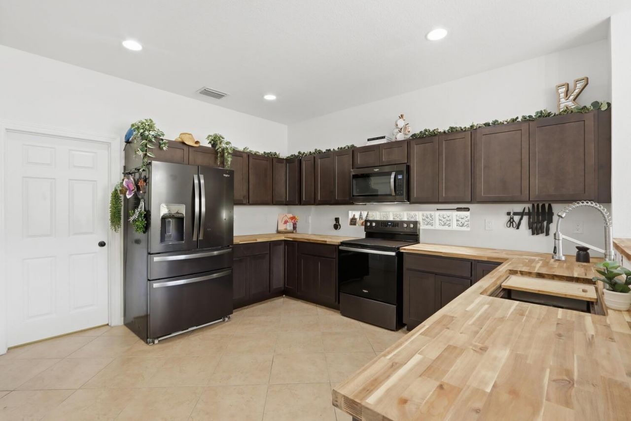 1085 Center Stone Ln, Riviera Beach, FL 33404 Photo