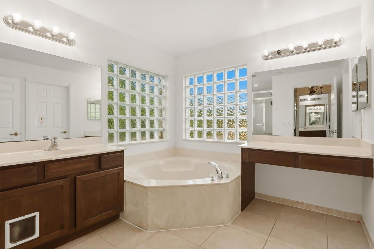 1085 Center Stone Ln, Riviera Beach, FL 33404 Photo