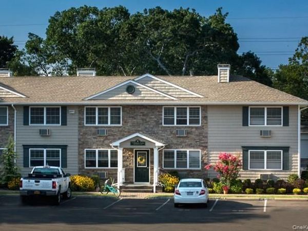 166 Rollstone Avenue, Unit 5, West Sayville, NY 11796