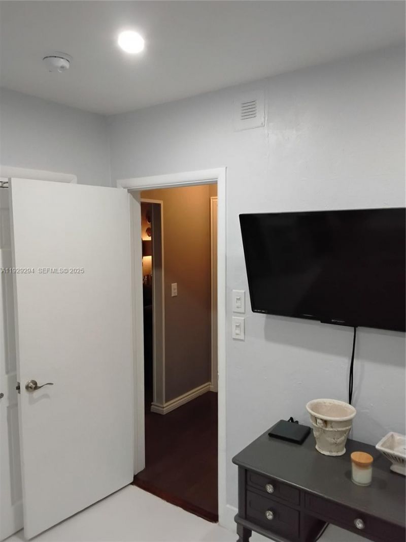 911 W Country Club Cir , Plantation, FL 33317 Photo