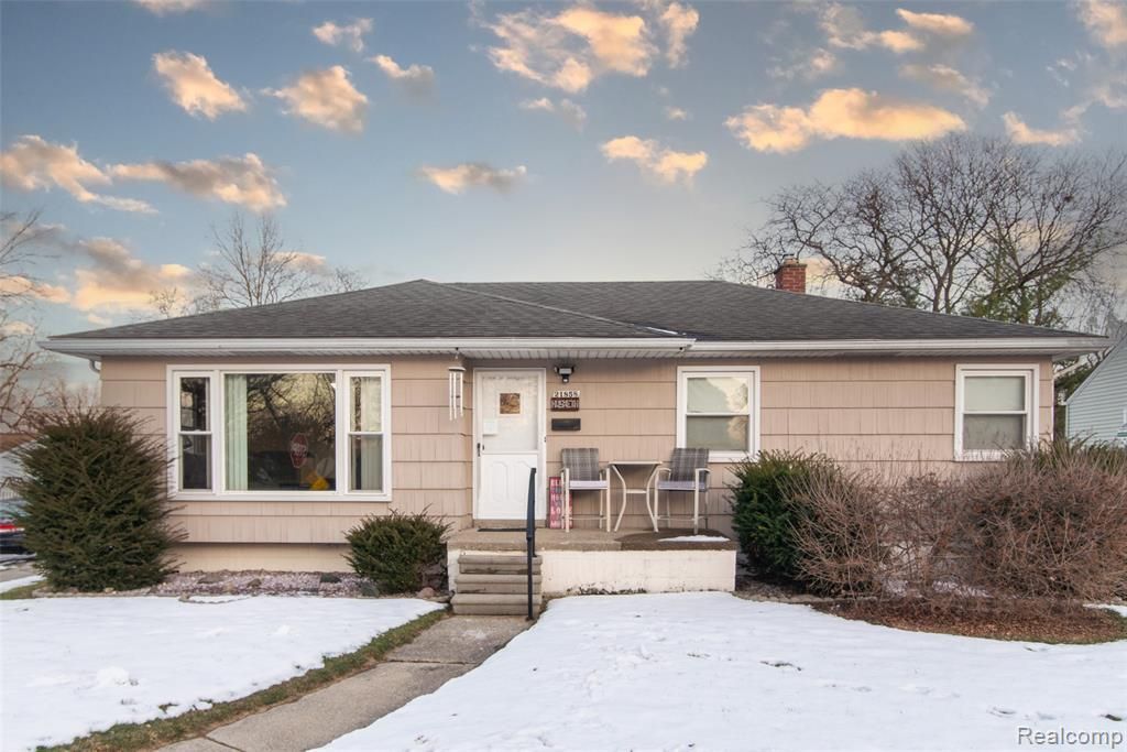 21858 Pleasant Avenue, Eastpointe, MI 48021 Main Photo