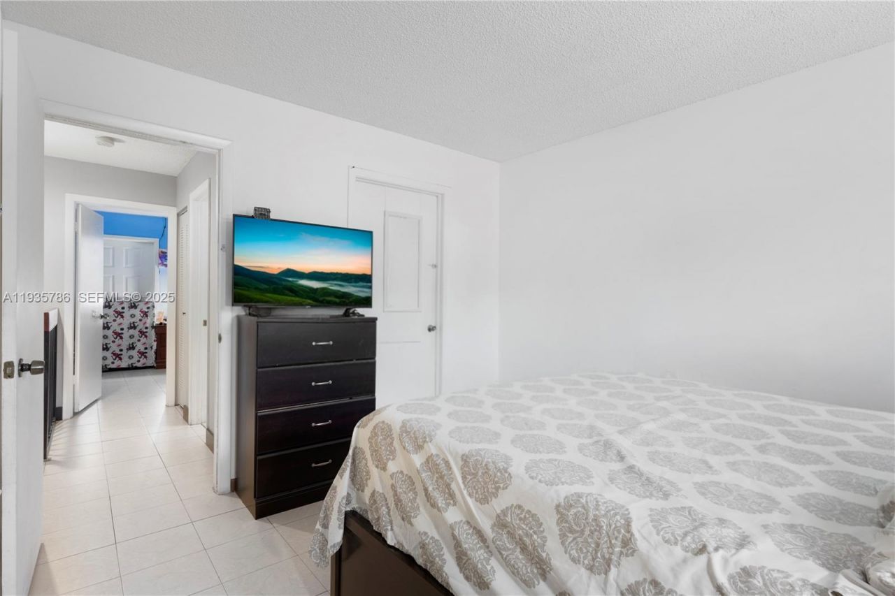 8262 NW 5th Ln, Unit 392, Miami, FL 33126 Photo