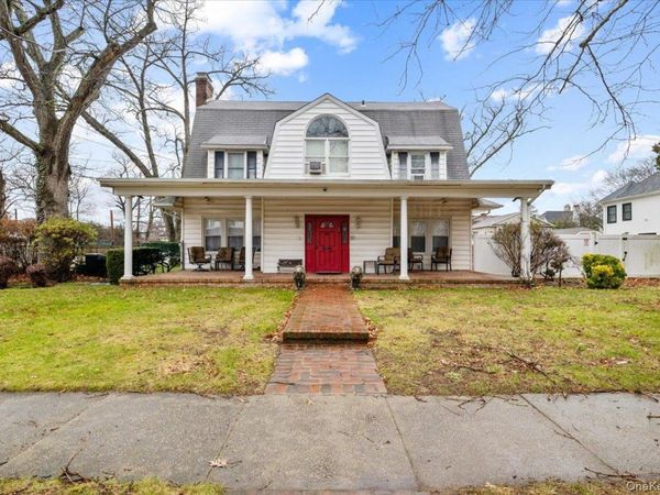 136 Linden Street, Woodmere, NY 11598