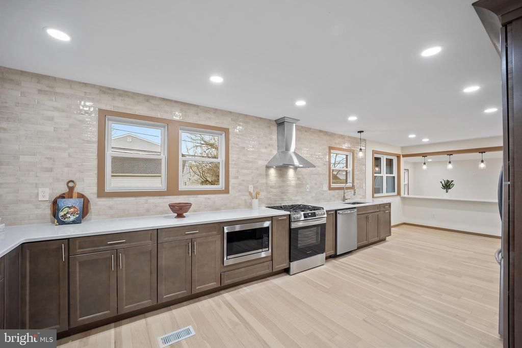 507 Hood Boulevard, Fairless Hills, PA 19030 Main Photo