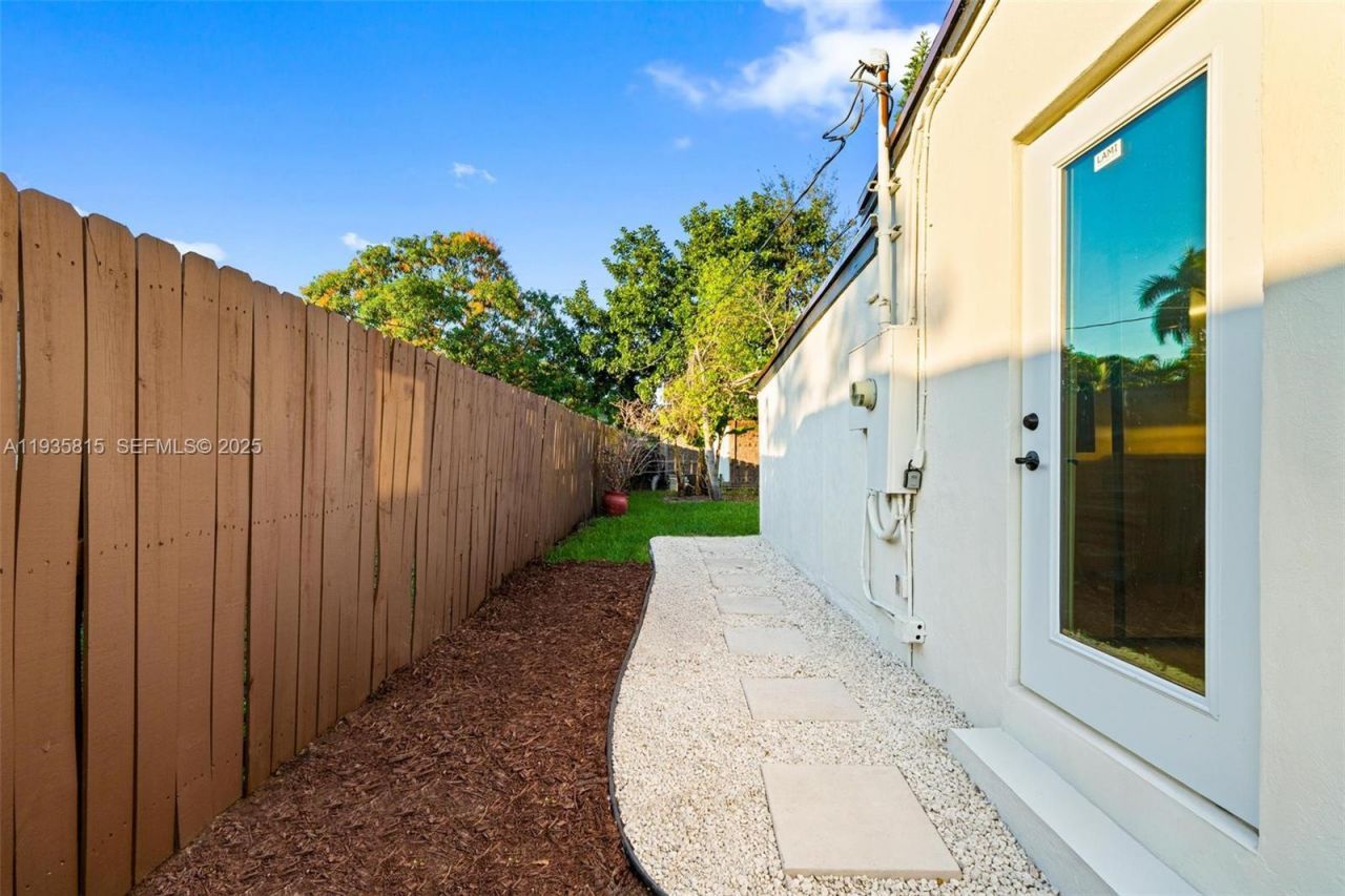 2439 Rodman St, Hollywood, FL 33020 Photo