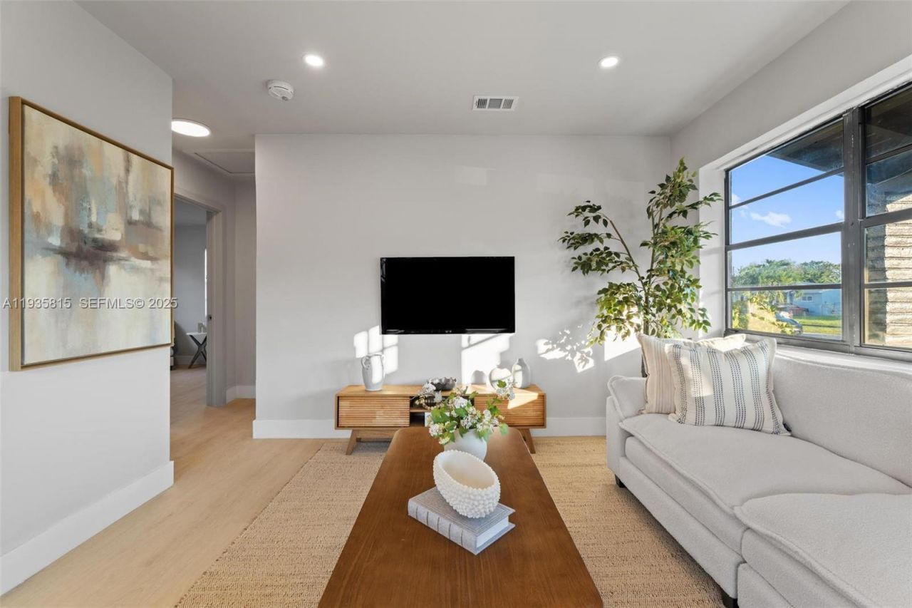 2439 Rodman St, Hollywood, FL 33020 Photo