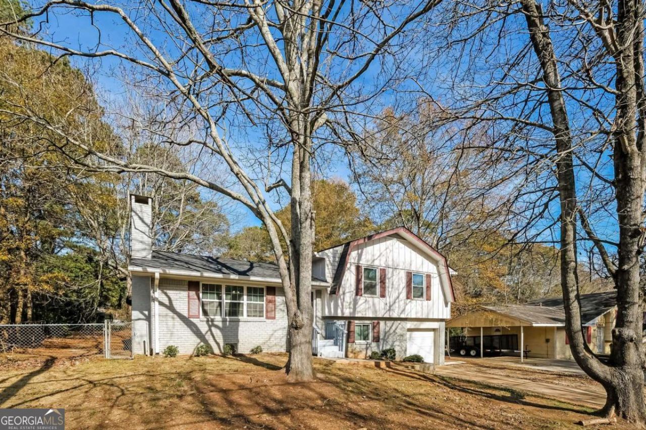 942 Majesty Lane, Morrow, GA 30260 Main Photo