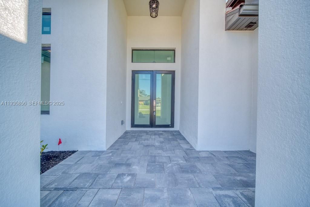 1019 SW 8th Ct, Cape Coral, FL 33991 Photo