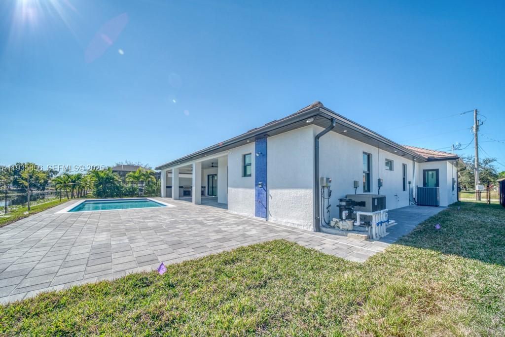 1019 SW 8th Ct, Cape Coral, FL 33991 Photo