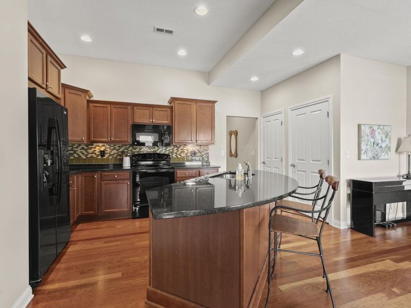 7055 Falls View Circle, Delaware, OH 43015 Photo 9