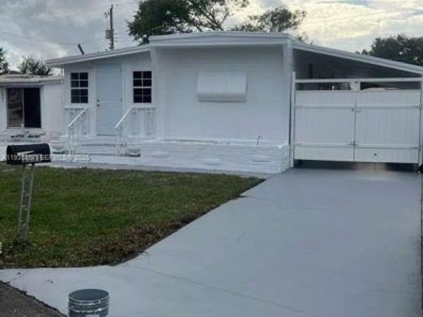1911 SW 87th Ave, Davie, FL 33324