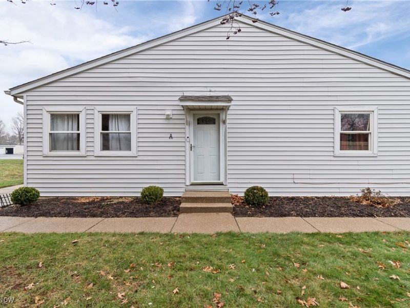 2542 Royal County Down, Unit A, Uniontown, OH 44685 Photo 1