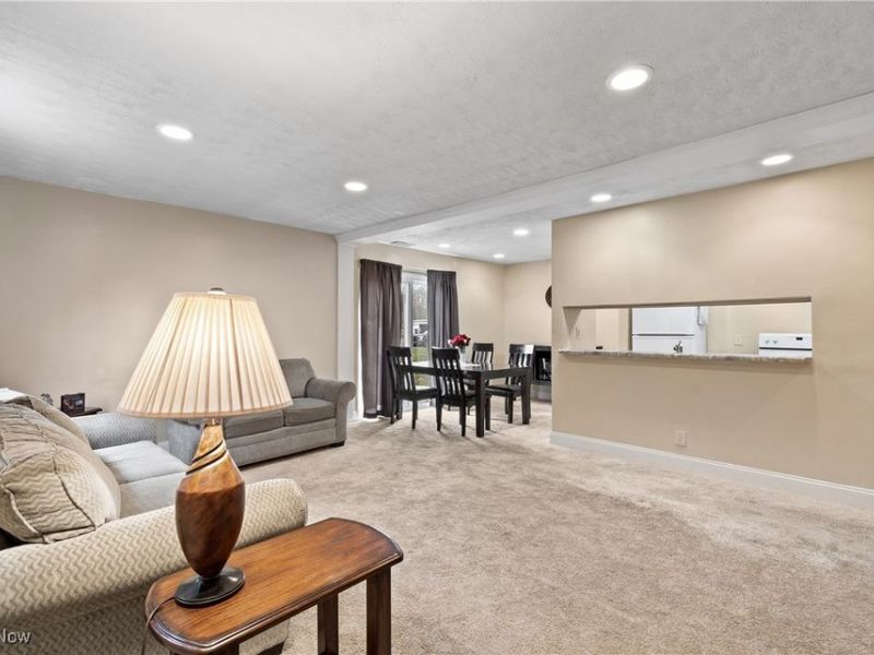 2542 Royal County Down, Unit A, Uniontown, OH 44685 Photo 4