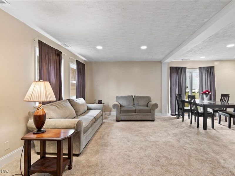 2542 Royal County Down, Unit A, Uniontown, OH 44685 Photo 5