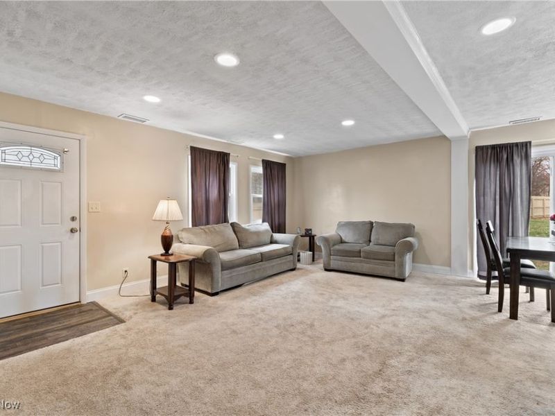 2542 Royal County Down, Unit A, Uniontown, OH 44685 Photo 6