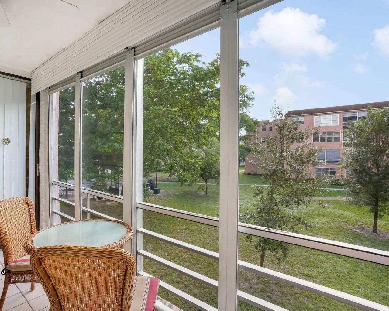 2851 Somerset Drive, Unit 205, Lauderdale Lakes, FL 33311 Photo