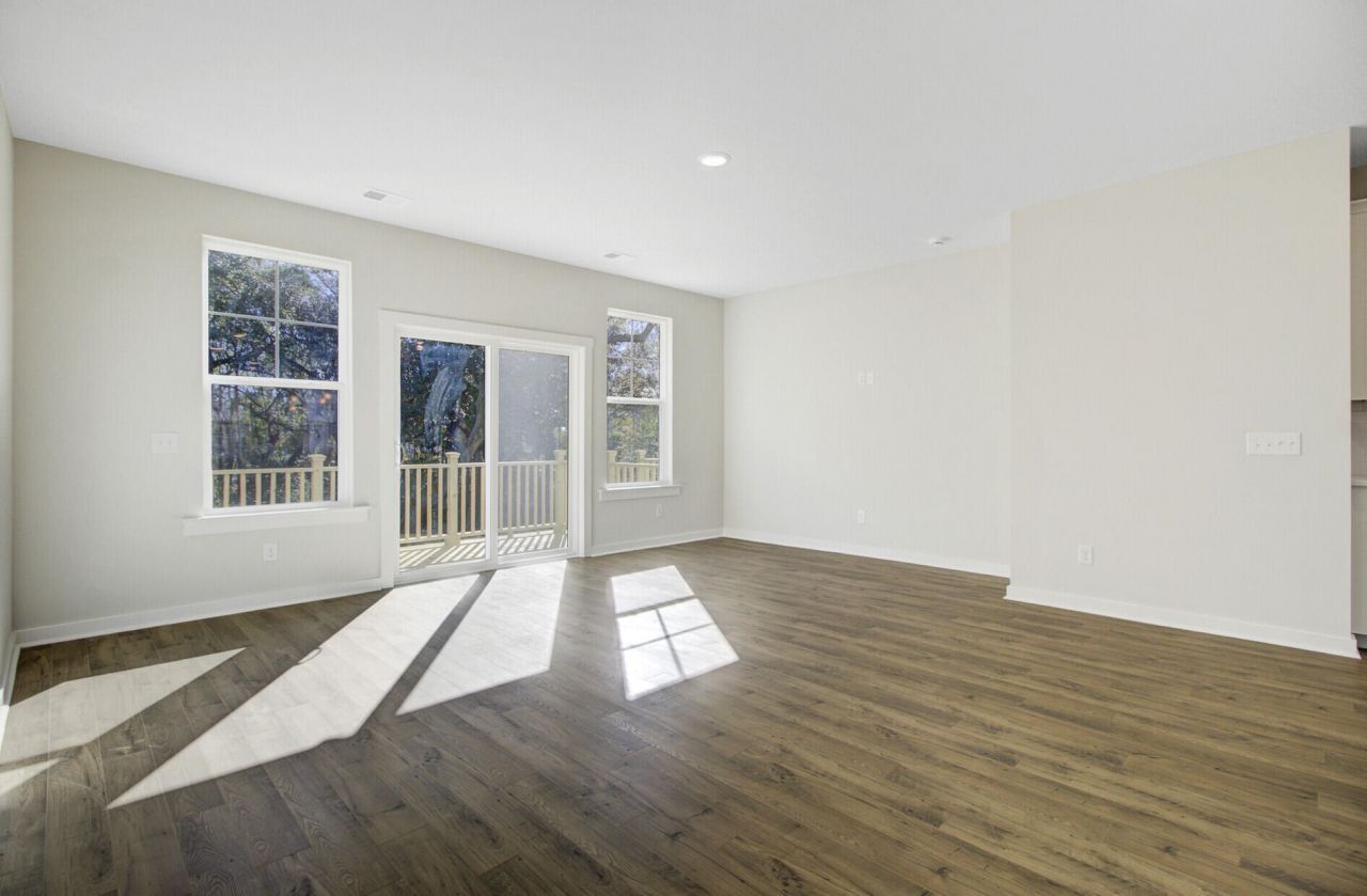447 Caledon Court Photo 20