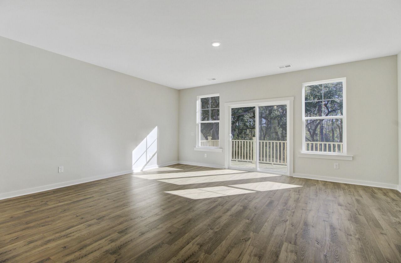 447 Caledon Court Photo 23