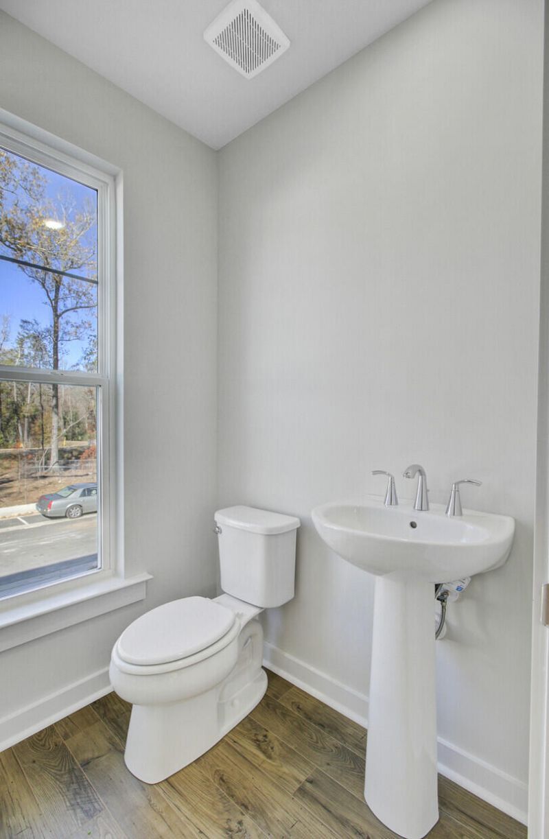 447 Caledon Court Photo 26