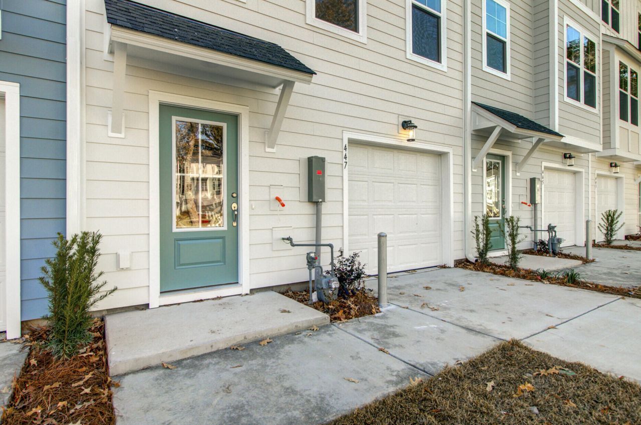 447 Caledon Court Photo 4