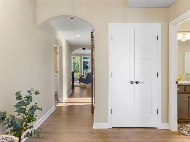 510 Meadow Circle SW, Hartville, OH 44632 Photo 24